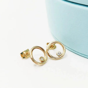 Stunning 9ct Yellow Gold Diamond Twist Pendant & Earrings Set - Exquisite Continuum Design Jewelry for Women.