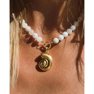 Stunning Nautilus Shell Pendant - Embrace Ocean Elegance.