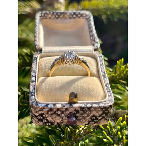 Vintage 9Ct Yellow Gold Diamond Starburst Engagement Ring (Size US 7 1/2)