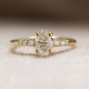 Tapered Oval Ring, 14K / 18K Yellow Gold Ring, Oval Cut Diamond, Thin Engagement Ring, Minimal Ring, Modern Ring , Delicate Ring, Oval Ring