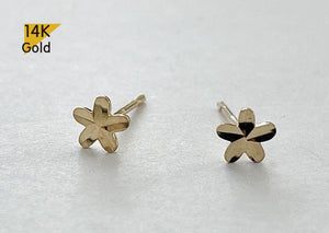 Dainty 14K Solid Gold Flower Stud Earrings - Shiny Yellow Gold Daisy Design Perfect for Gifting.