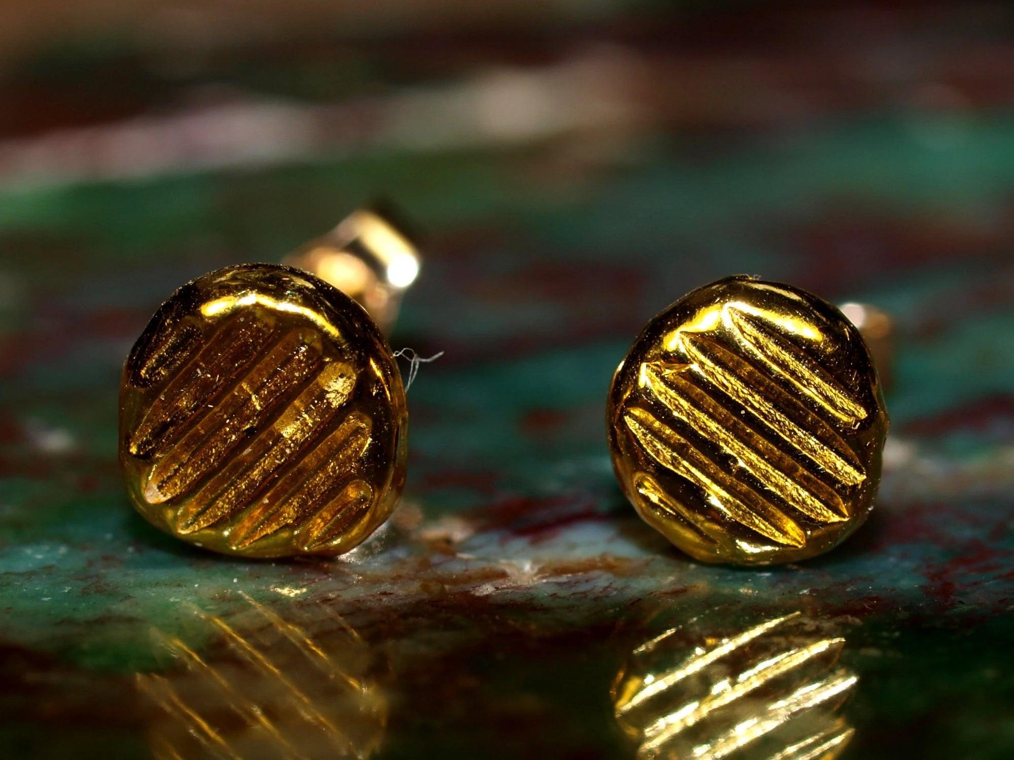 Sleek 24K Gold 5mm Minimalist Parallel Line Stud Earrings - Timeless Solid Gold Design.