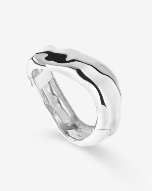 Elegant Forma Bangle - Timeless Style for Every Occasion.