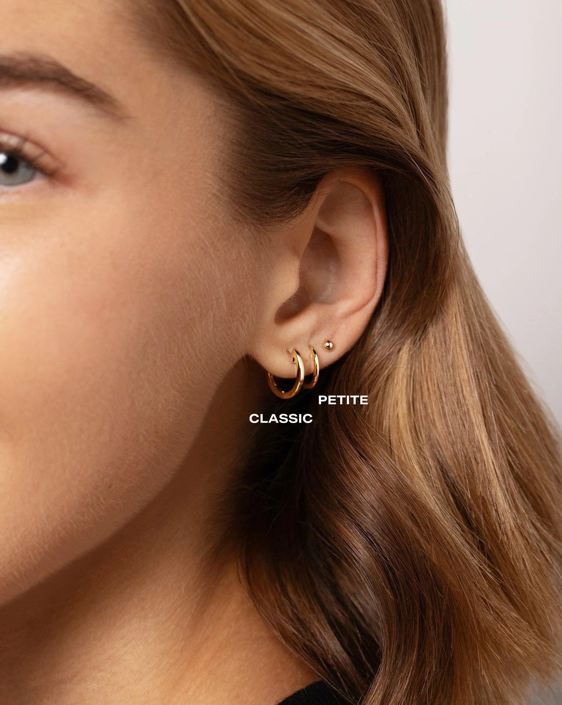 Elegant Classic Gold Huggie Earrings for Timeless Style.