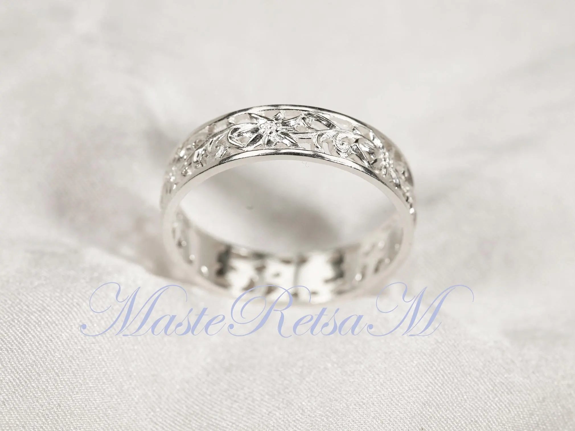 ZP160- Handmade Sterling Silver Openwork Pattern Floral Ring: 18K Gold Vermeil Vintage Band
