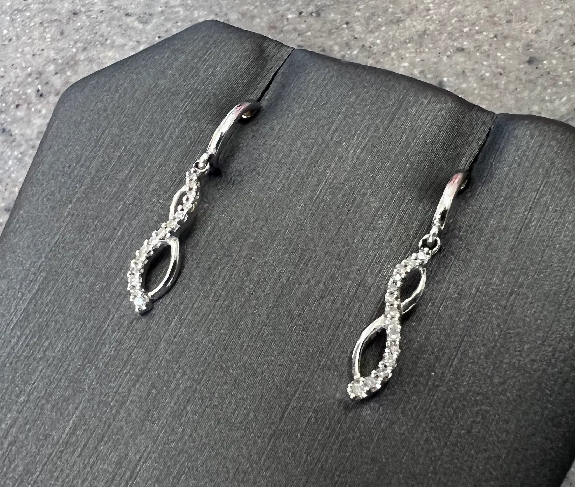 Vintage 10K White Gold Diamond Drop Dangle Earrings