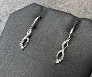 Vintage 10K White Gold Diamond Drop Dangle Earrings