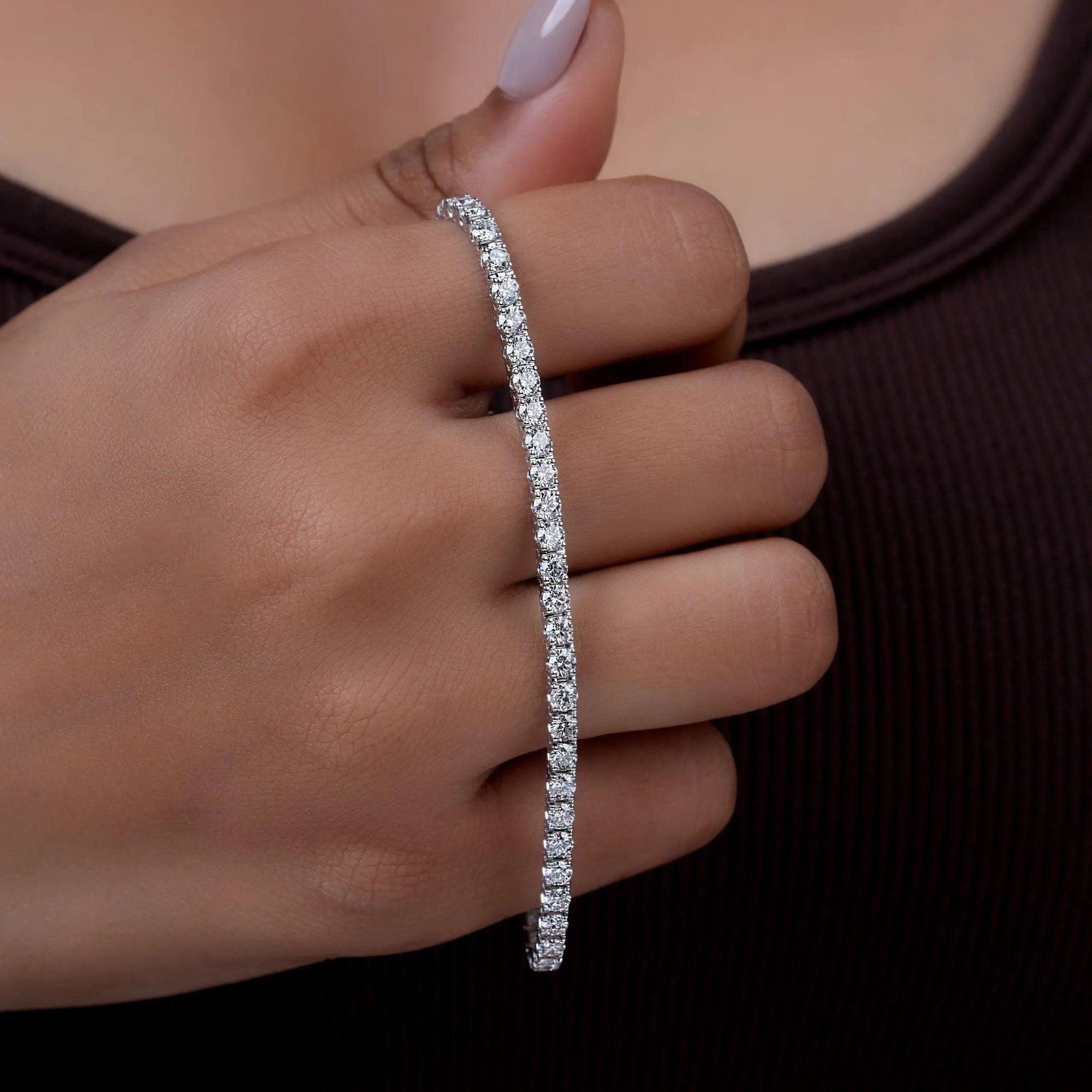 Stunning 5.10 CTW Diamond Tennis Bracelet - Exquisite E-F VVS2 Brilliance for Special Occasions & Everyday Elegance.