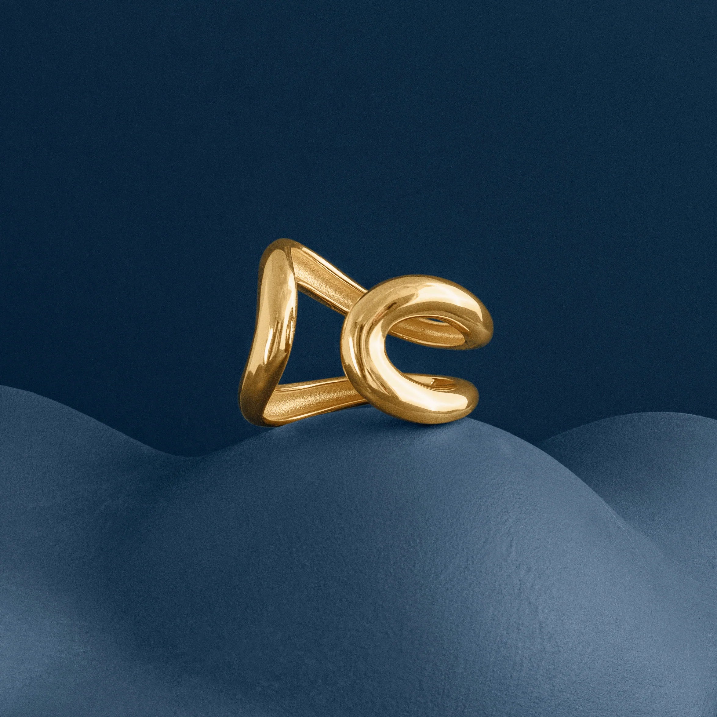 GOLD CHUNKY DOUBLE LOOP RING