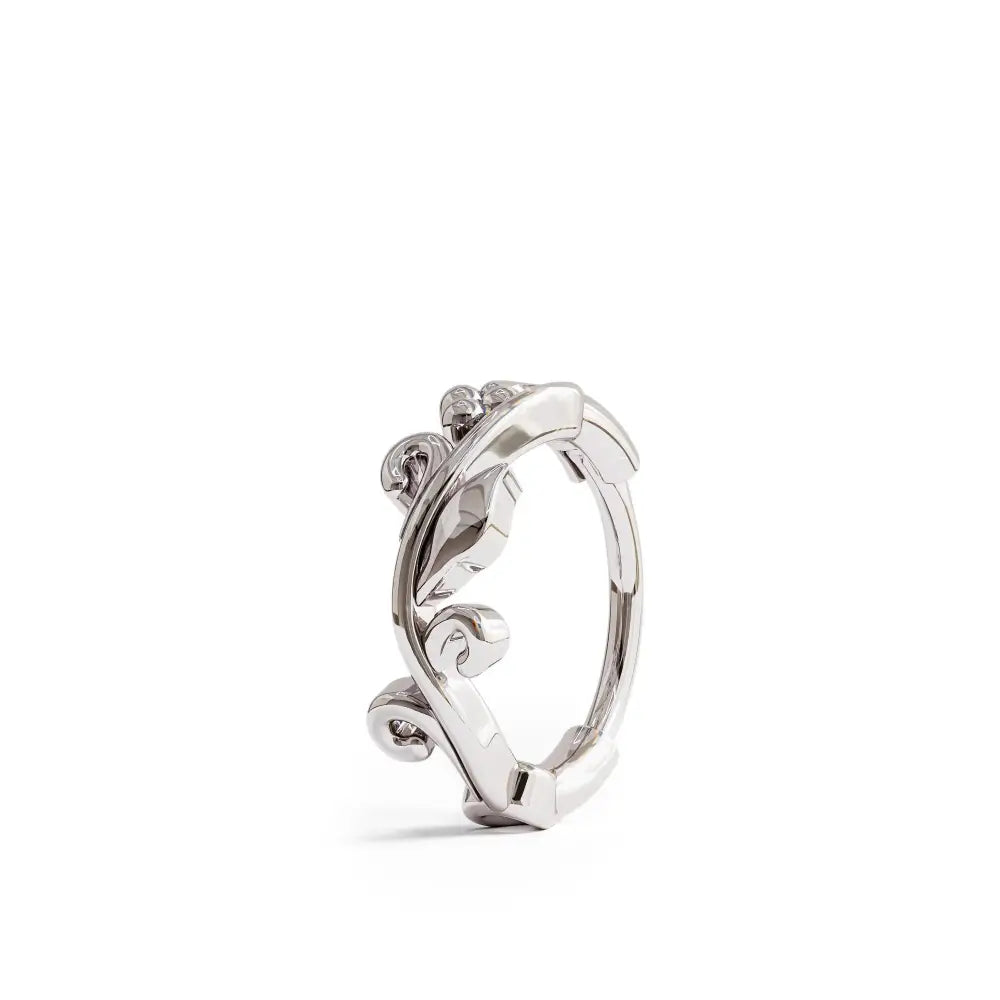 14K Gold Leaf Helix Hoop Earring – Elegant Nature-Inspired Cartilage Ring for Everyday Luxury and Special Occasions.