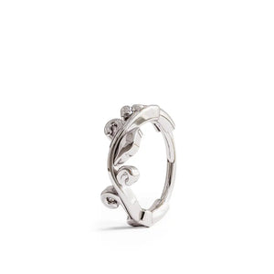 14K Gold Leaf Helix Hoop Earring – Elegant Nature-Inspired Cartilage Ring for Everyday Luxury and Special Occasions.