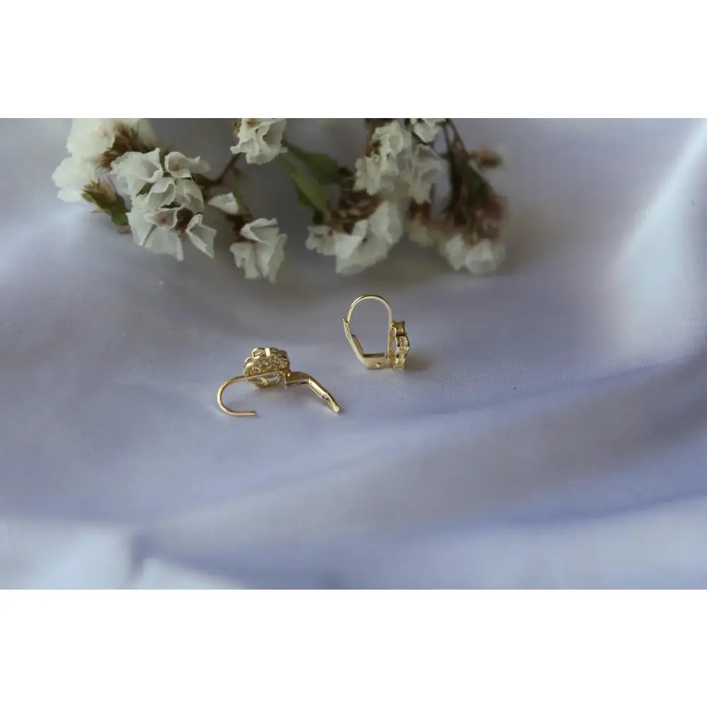 14K Gold Leverback Earrings – Round Geometric Solitaire Earrings in Yellow Gold for Women.
