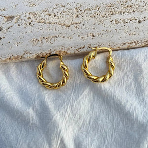 18K Gold Twisted Hoop Earrings, Small Huggie Earrings for Kids, Dainty Gold Jewelry.