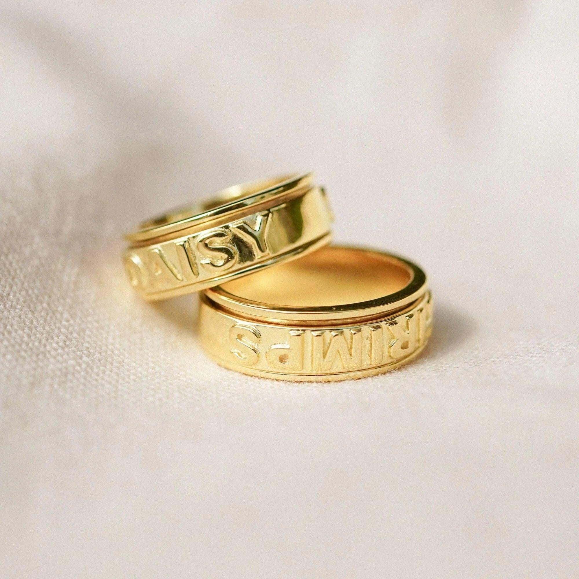 Elegant 18Ct Gold Plated Shrimps Spinning Ring.