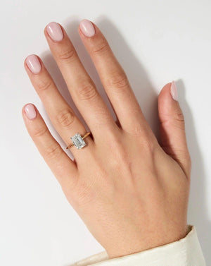 Stunning 3.16ct Emerald Lab Diamond Cloud Solitaire Ring in Elegant 14K Gold – Perfect Engagement Choice.