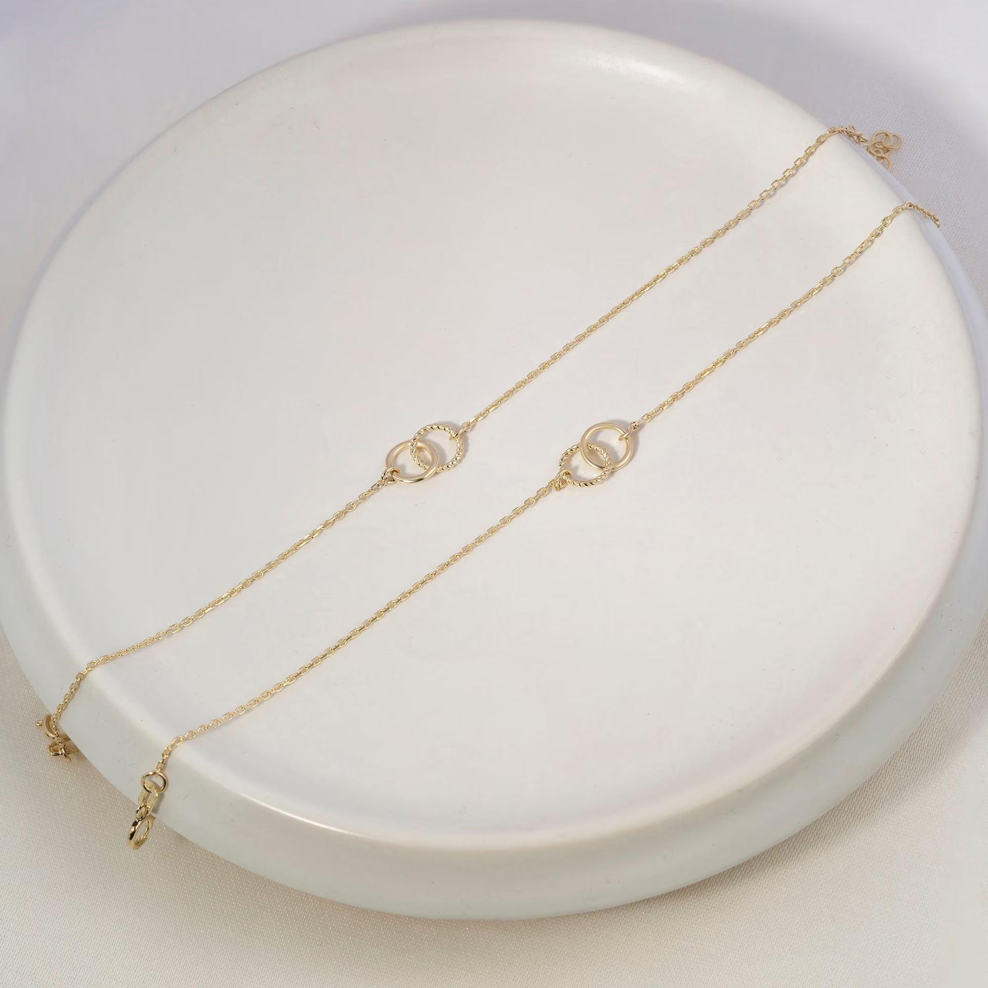 Elegant 14K Solid Gold Interlocking Circle Bracelet - Dainty Connection Jewelry Gift for Her.