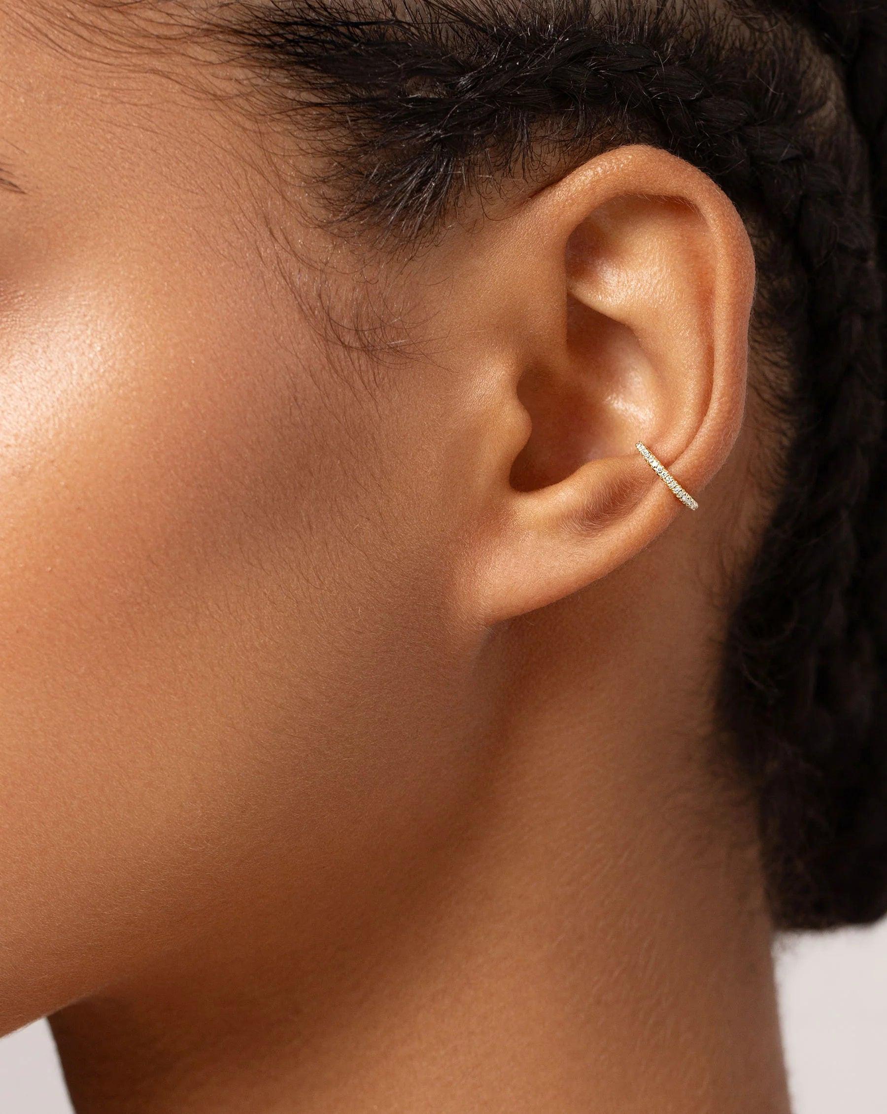 Radiant Diamond Ear Cuff: Elevate Your Elegance.
