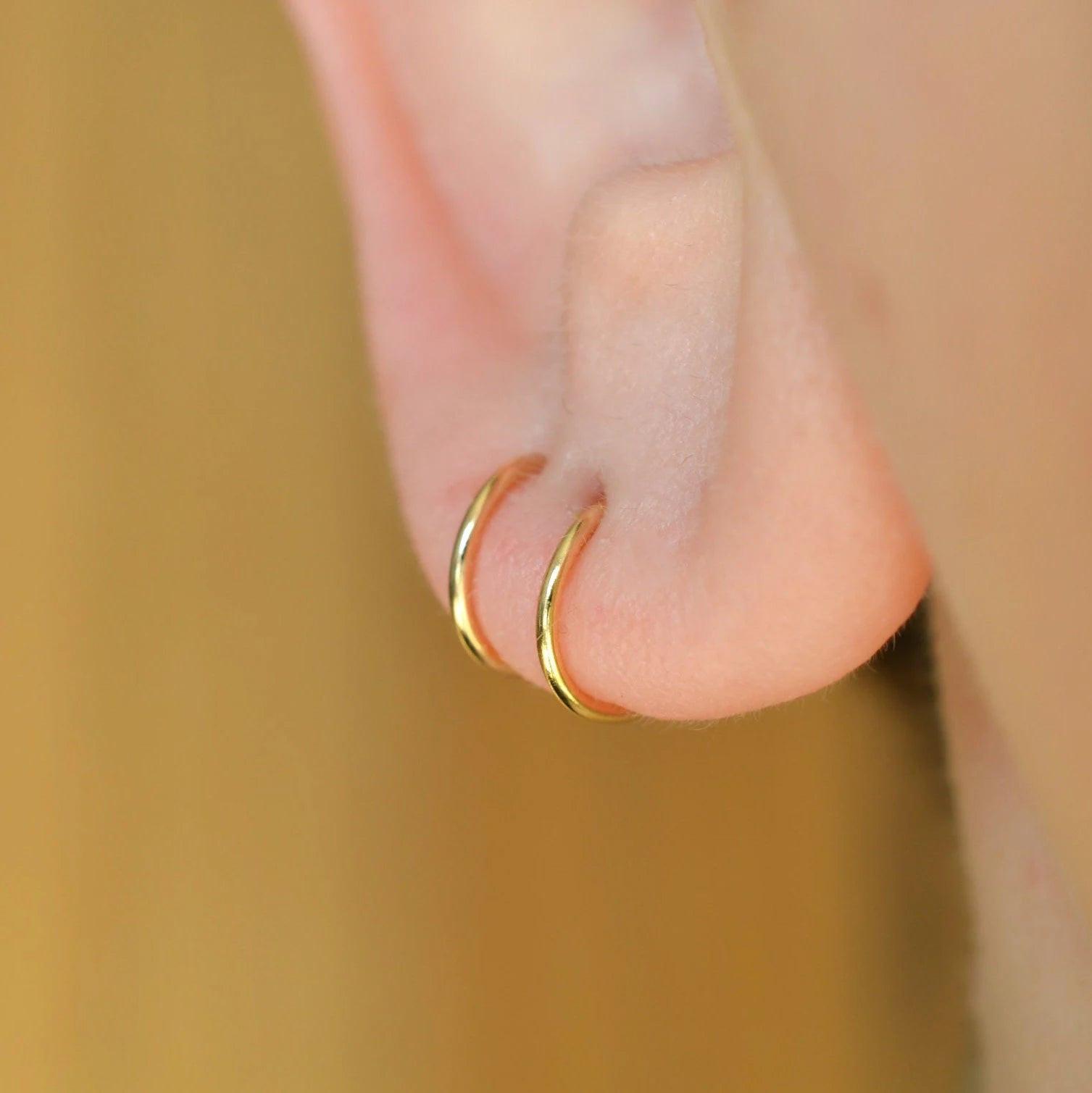 Elegant 14K Solid Gold Spiral Threader Earrings - Perfect Double Hoop Huggie Design for Sensitive Ears.