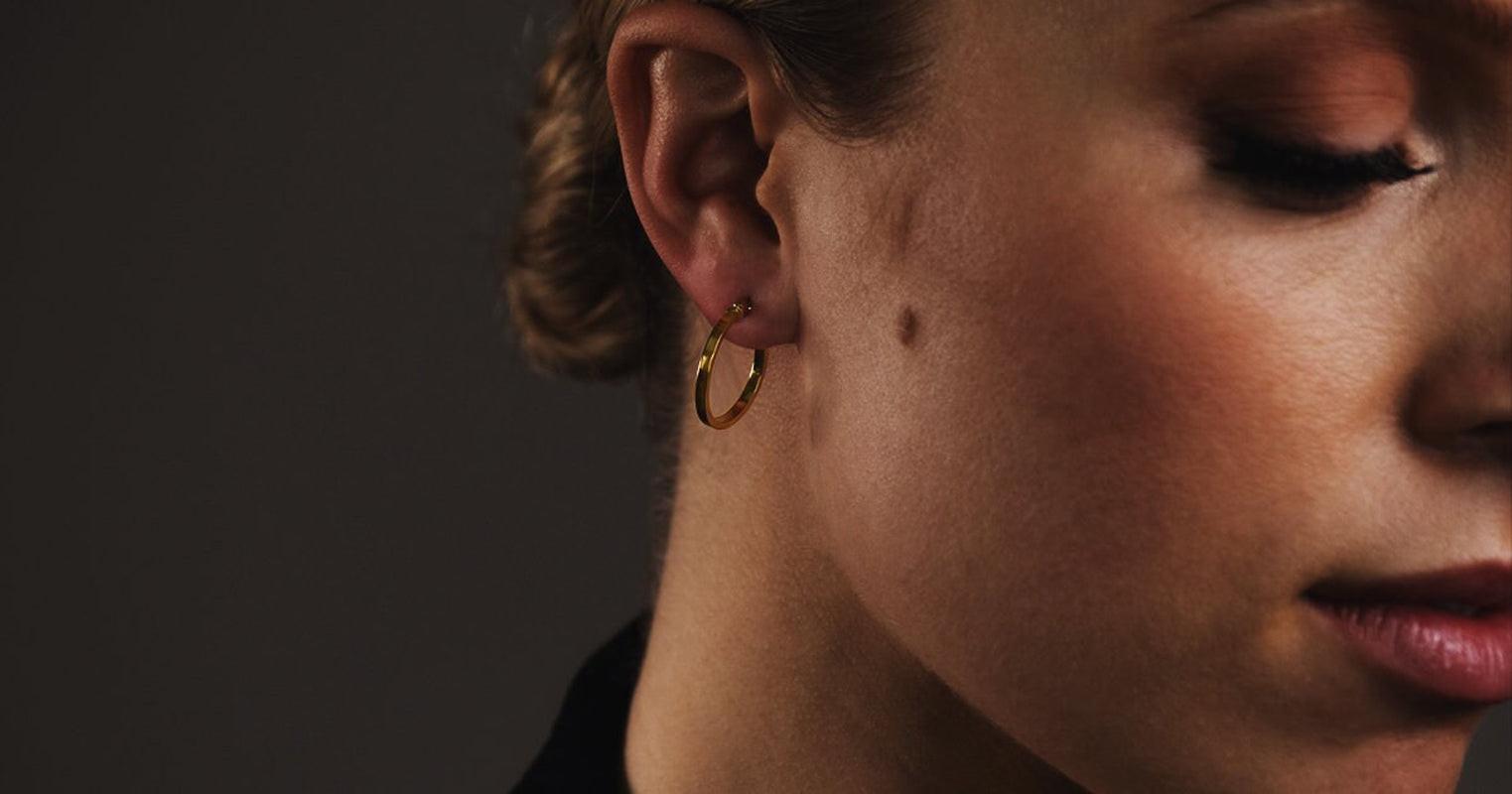 Elegant 14K Solid Gold Minimalist Lightweight Hoop Earrings – Perfect Gift for Her.