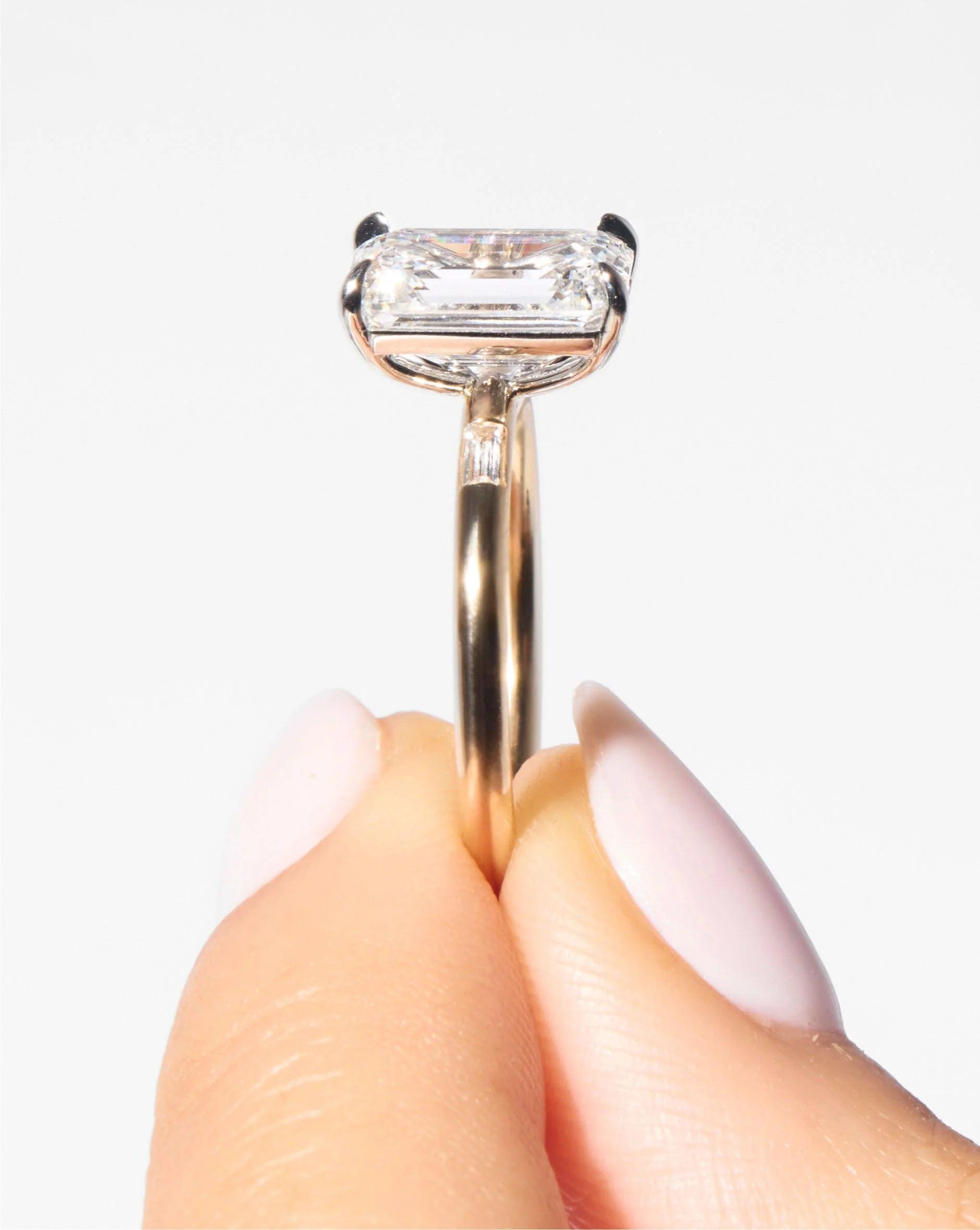Stunning 3.56ct Emerald & Diamond Cloud Inlay Baguette Ring in 14K Gold - Perfect Engagement Ring!.