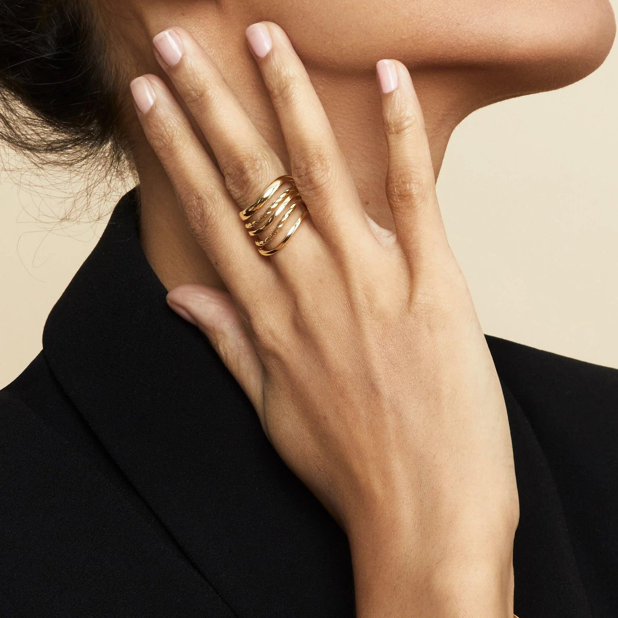 Elegant Wavy Stack Ring - Perfect for Any Occasion!.