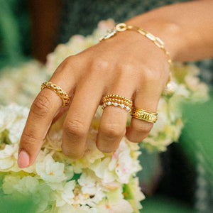 Elegant 18Ct Gold Plated Shrimps Spinning Ring.