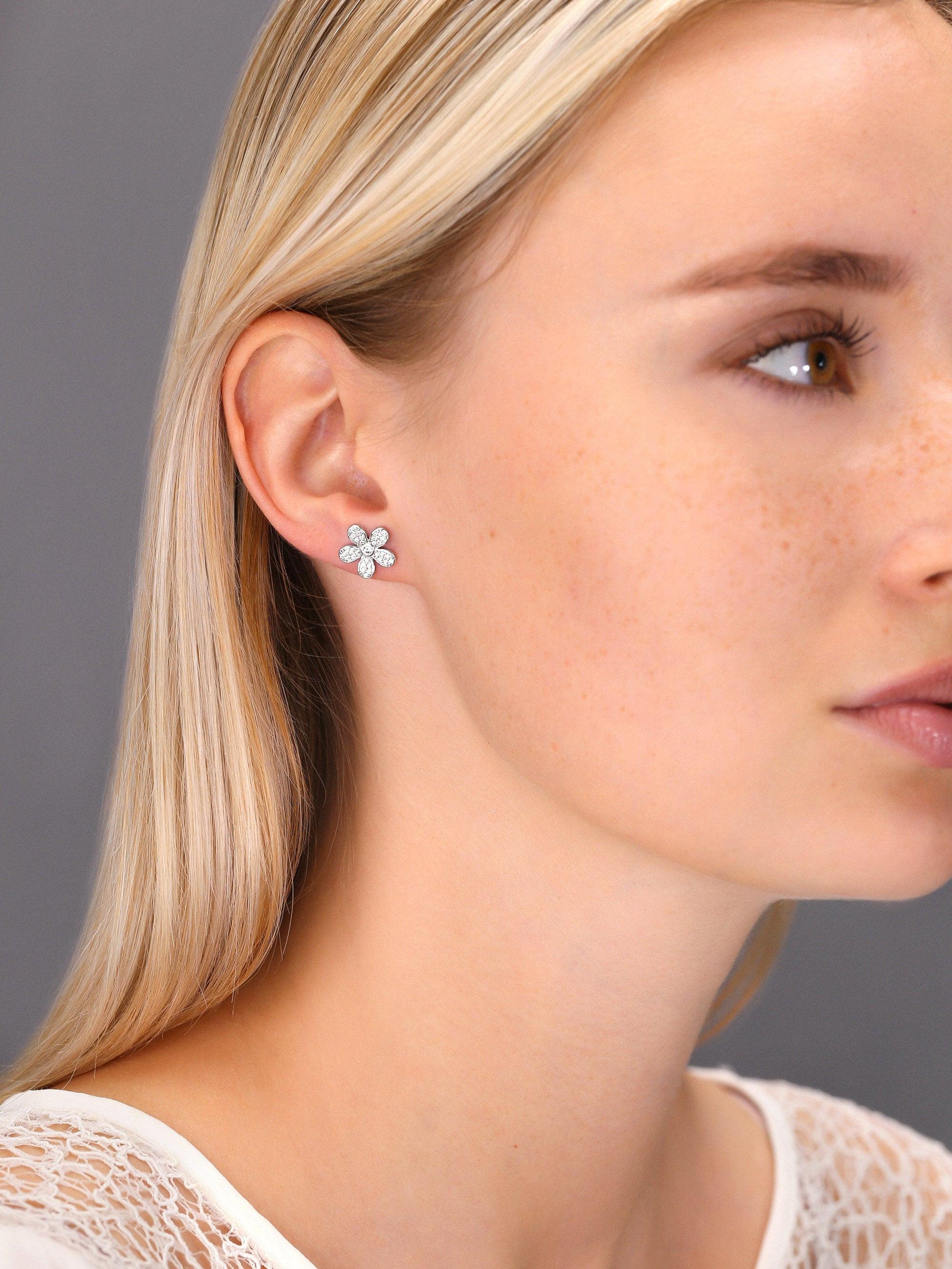Dazzling CZ Daisy Flower Stud Earrings in Elegant Sterling Silver.