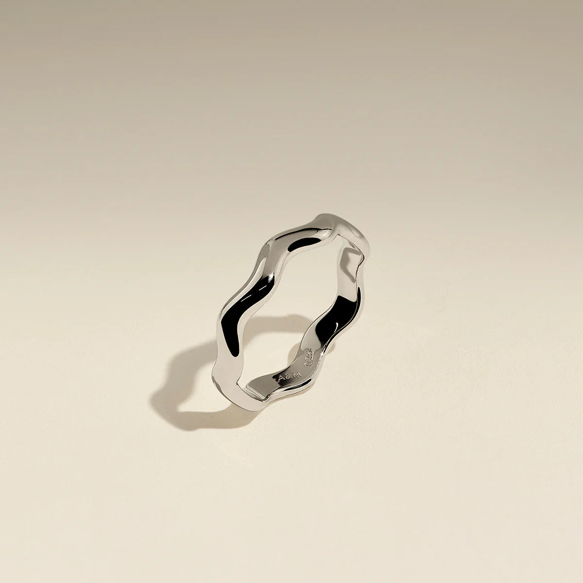 Scalloped Band Ring in Silver