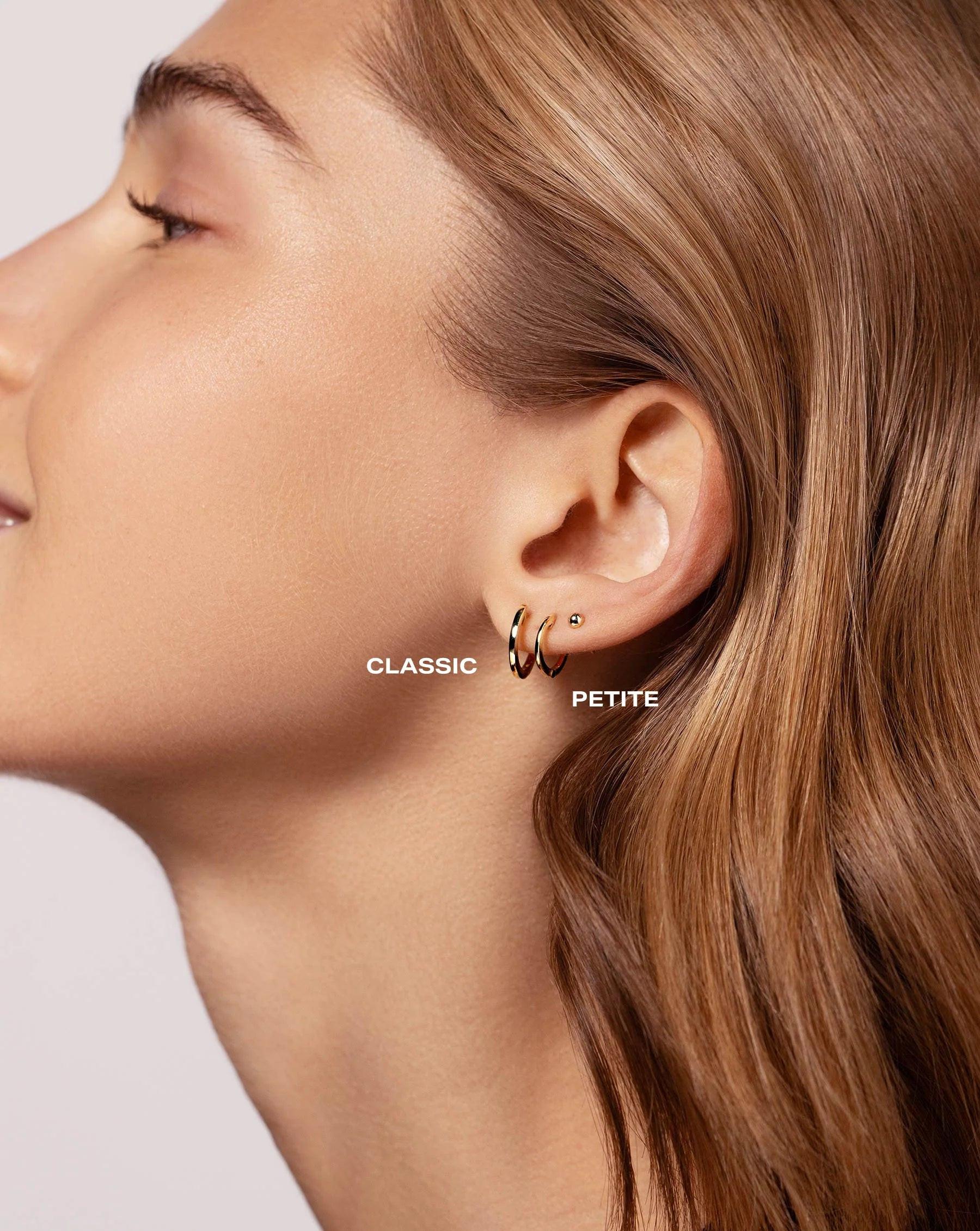 Elegant Classic Gold Huggie Earrings for Timeless Style.
