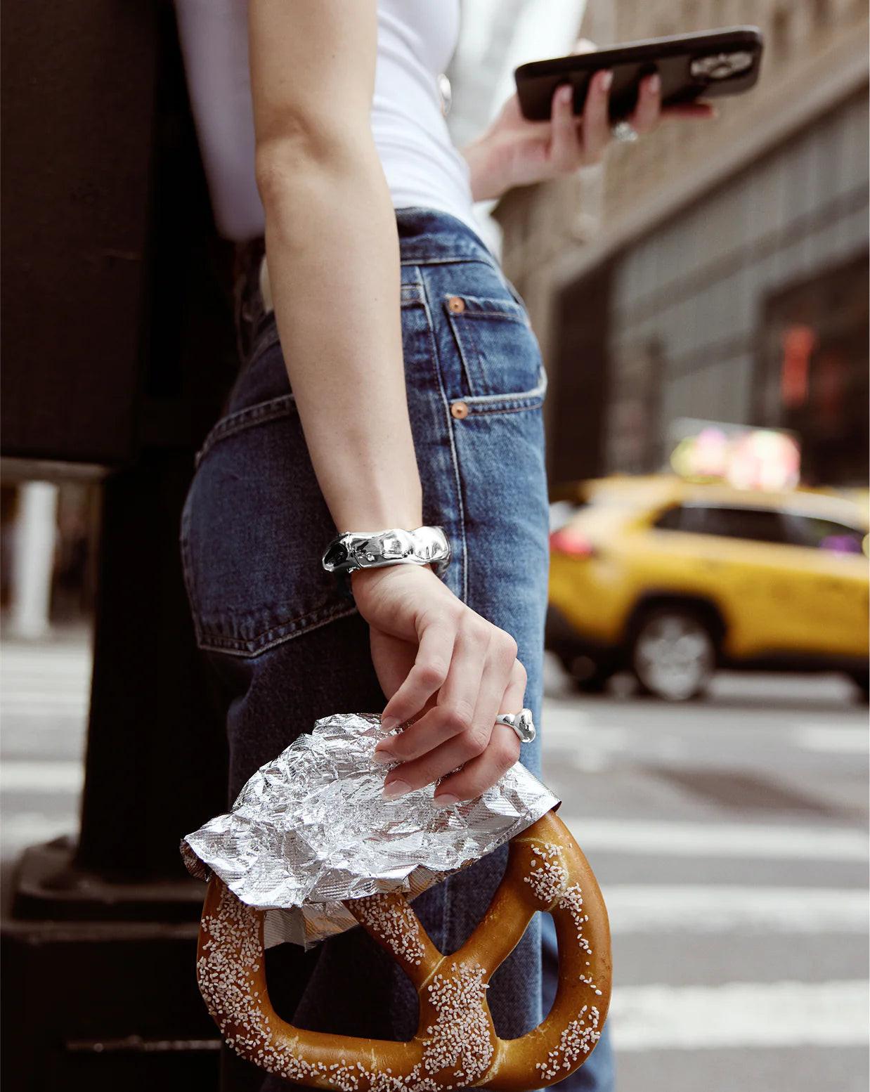 Elegant Forma Bangle - Timeless Style for Every Occasion.