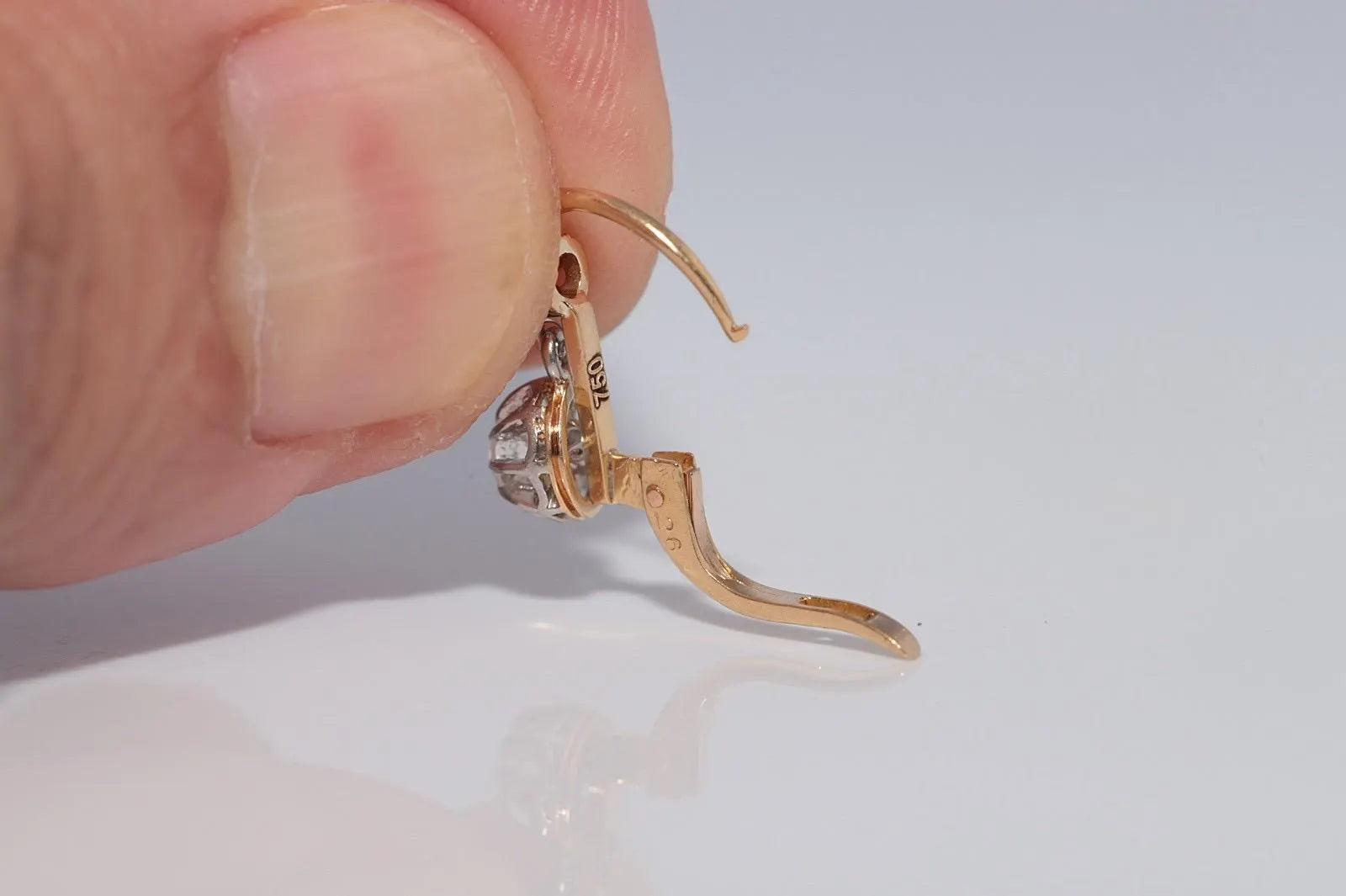 Antique Circa 1920S 18K Gold Art Deco Natural Diamond Decorated Earring
