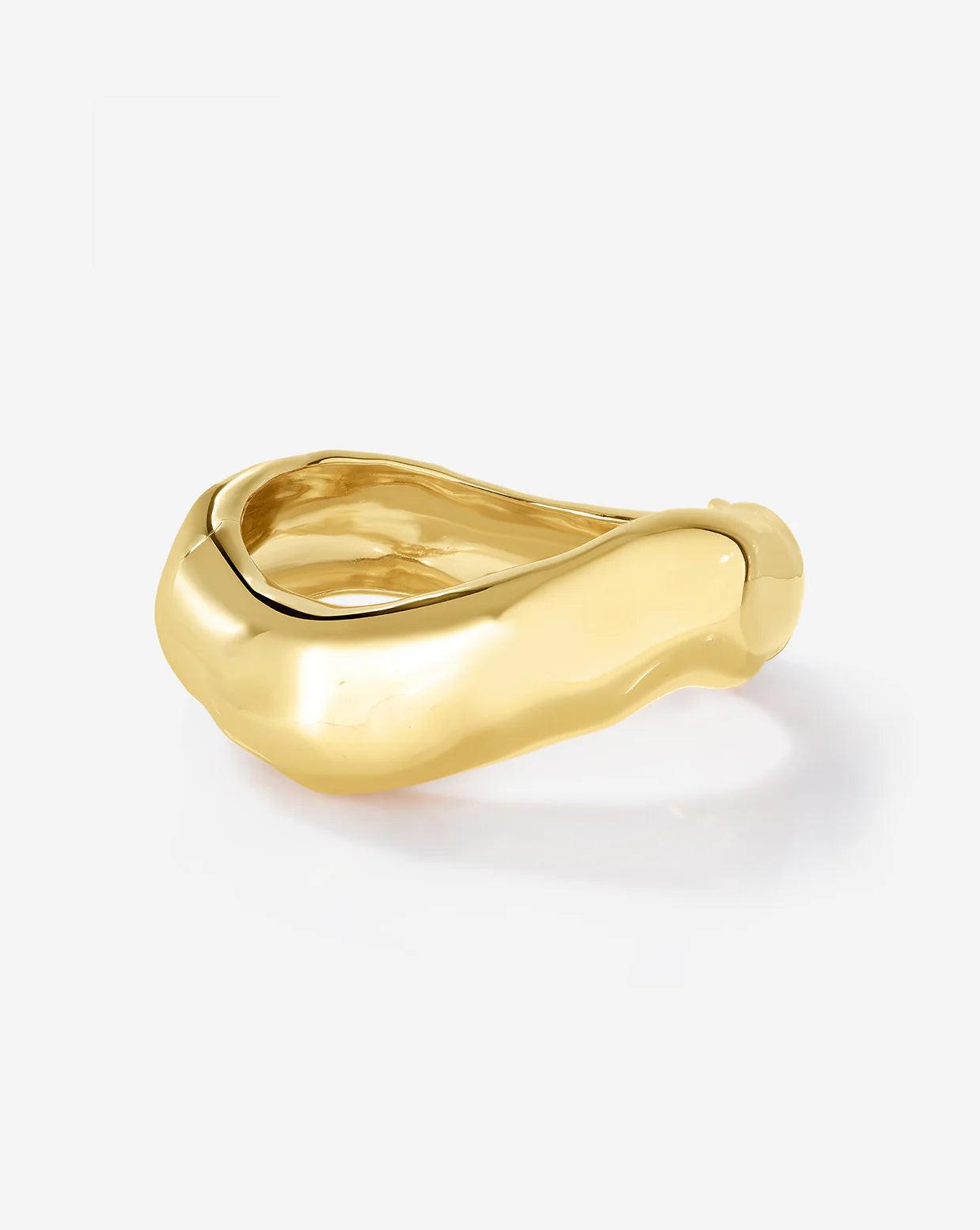 Elegant Forma Bangle - Timeless Style for Every Occasion.