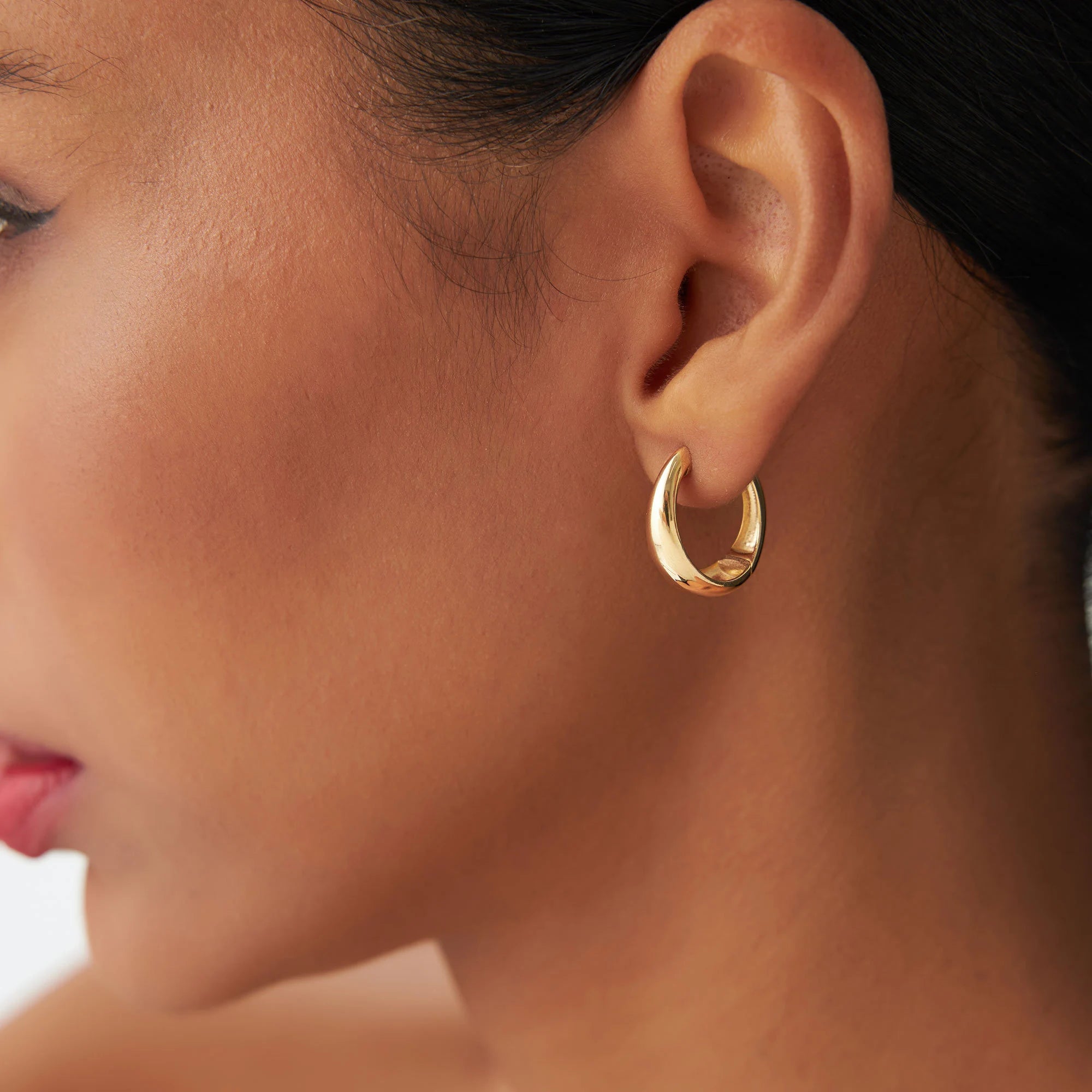 14K Gold Hoops, Teardrop Hoop Earrings, Tapered Hoops, Teardrop Huggie Earrings, Gold Gypsy Earrings, Must Have for Every Women