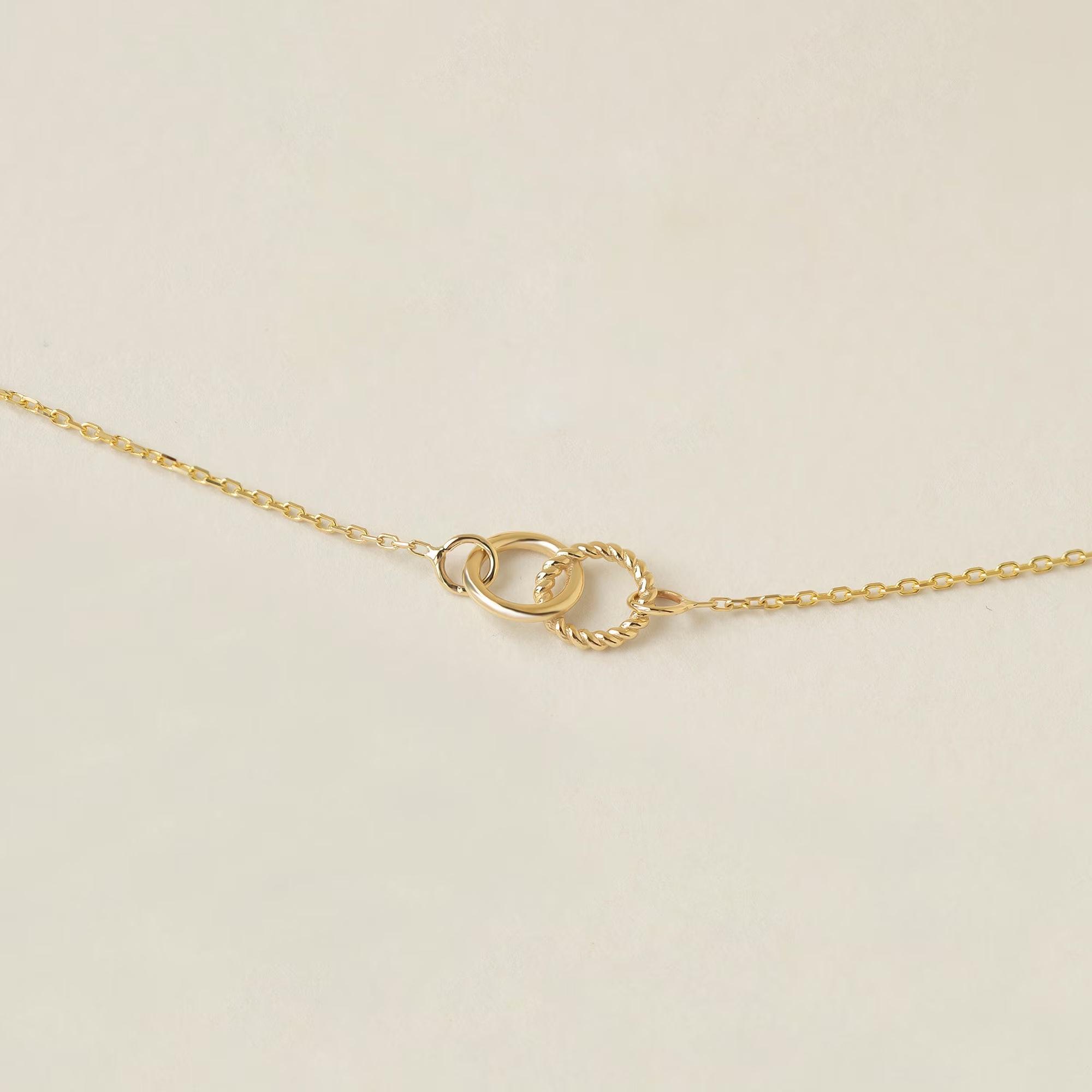 Elegant 14K Solid Gold Interlocking Circle Bracelet - Dainty Connection Jewelry Gift for Her.