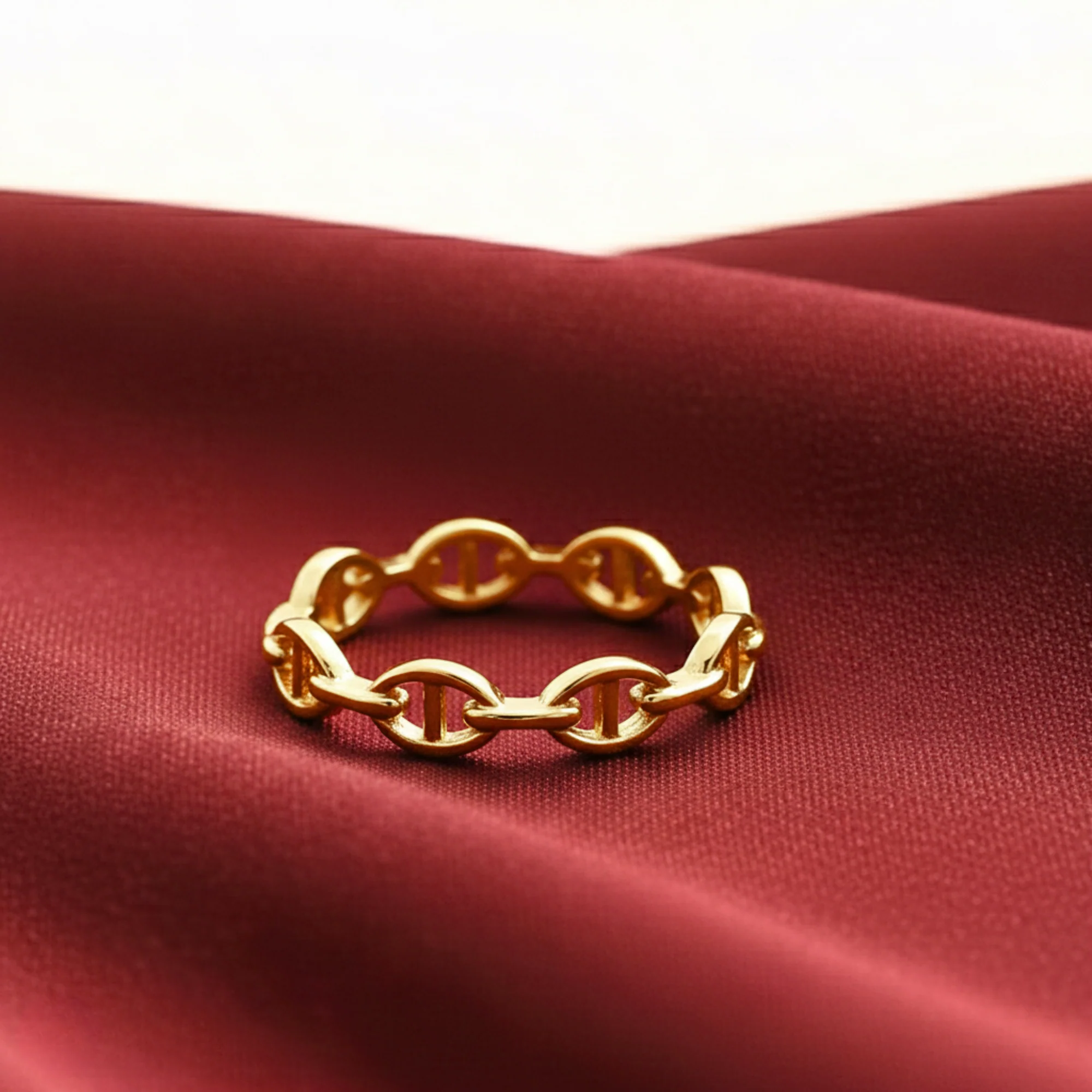 Chic 14K Gold Mariner Chain Link Ring - Nautical Statement for Luxurious Gifts & Everyday Style.