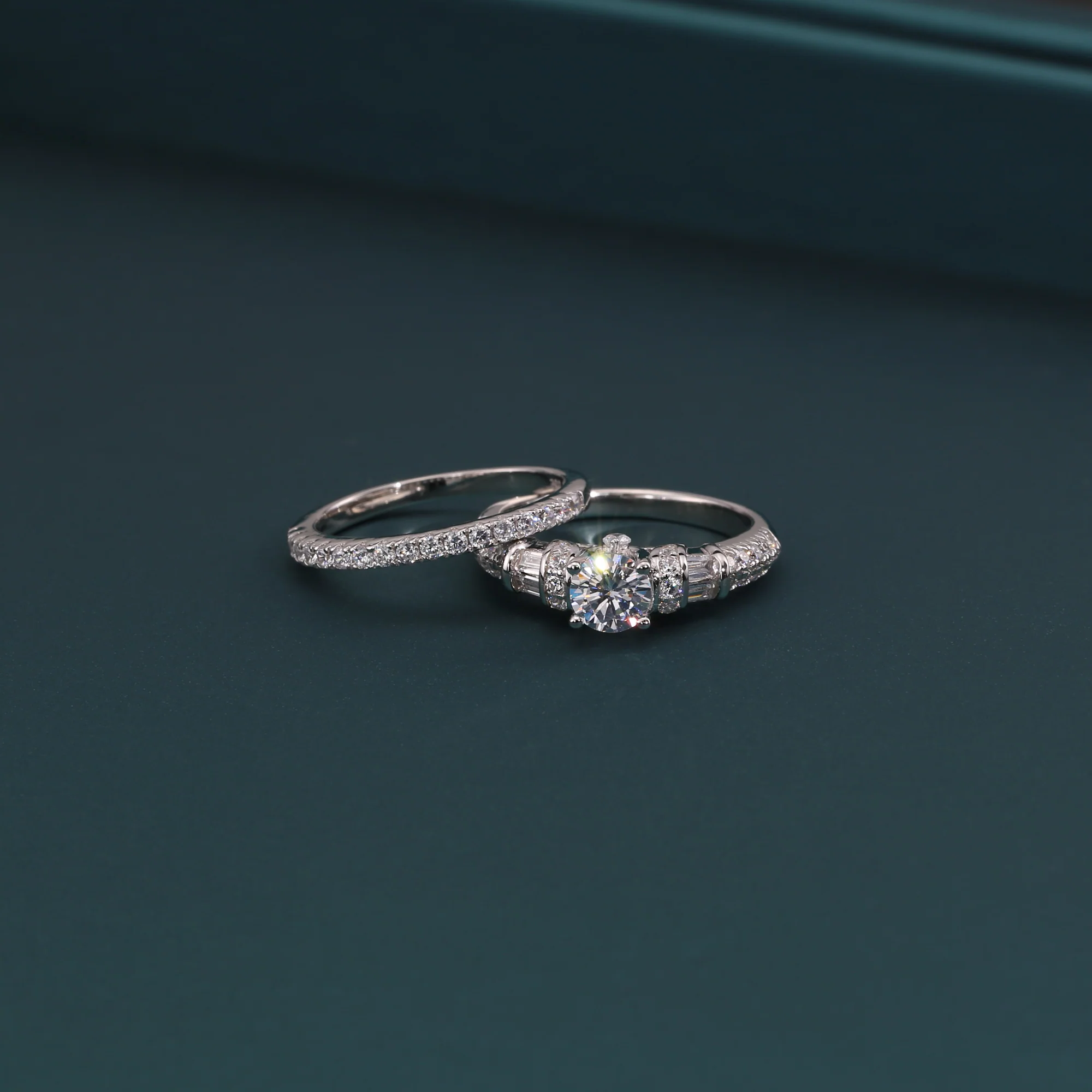 Stunning 2 Carat Round Brilliant-Cut CZ Engagement Ring Set in 925 Sterling Silver – Elegant Two-Tier Stackable Design for Proposals & Anniversaries.