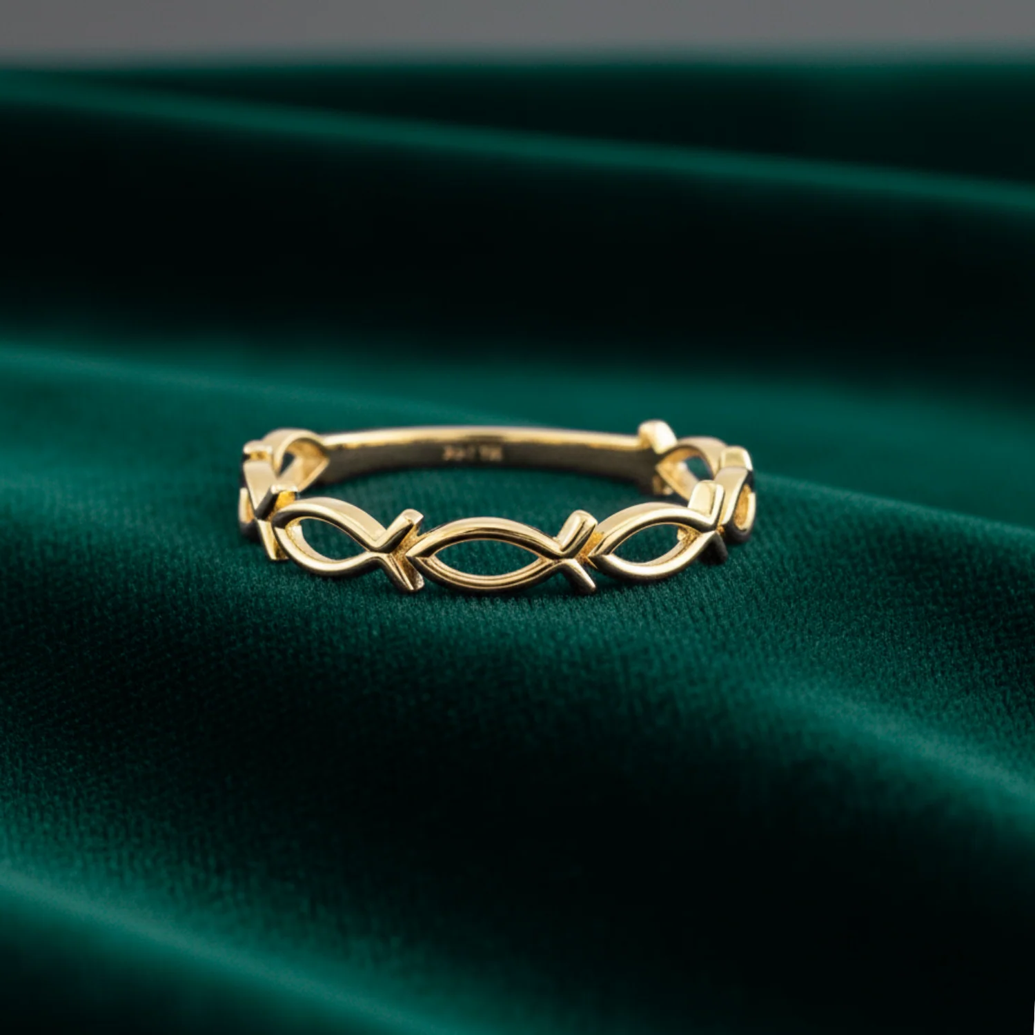 Elegant 14K Yellow Gold Ichthus Fish Ring – Perfect Meaningful Gift for Pisces Women, Birthdays & Everyday Luxury.