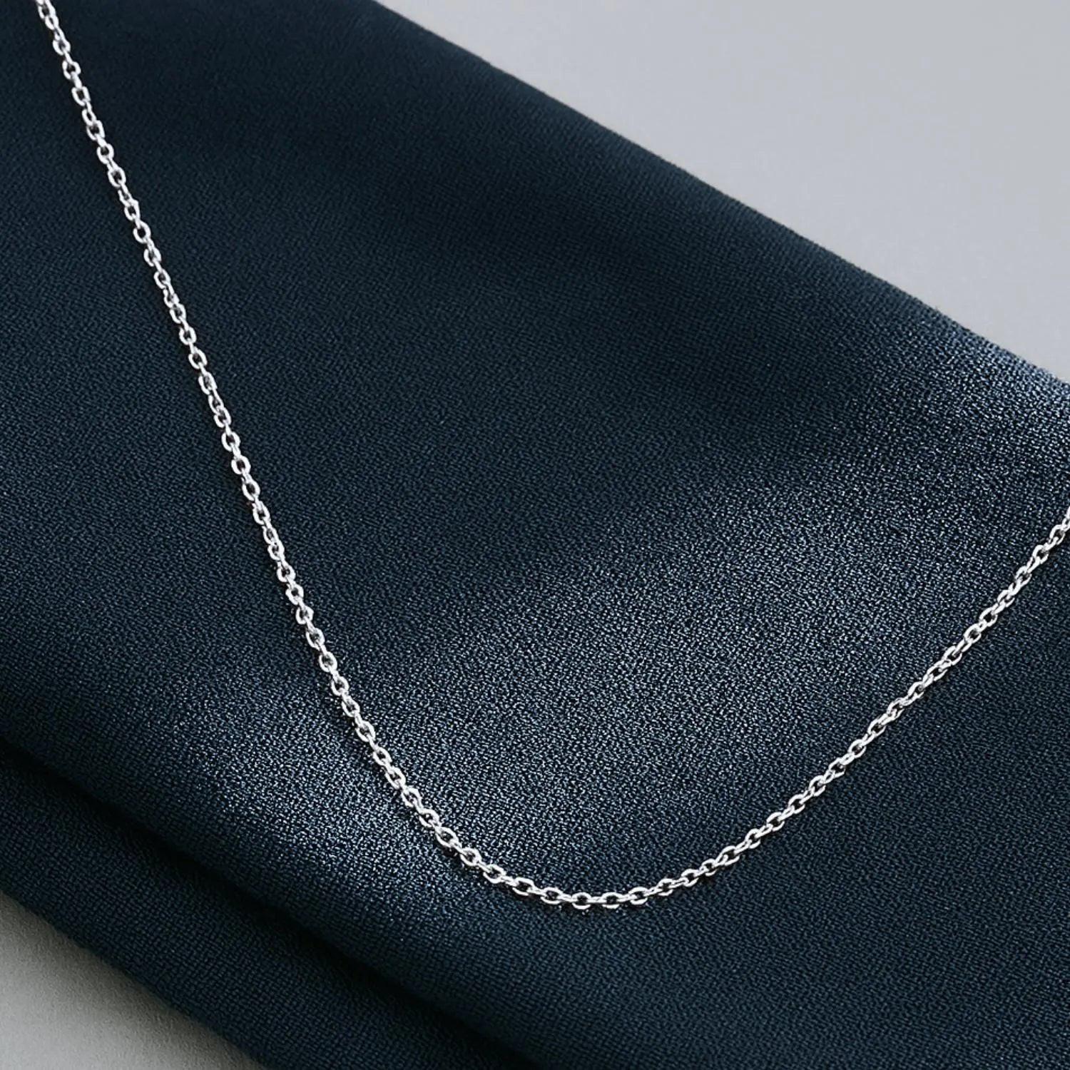 Elegant 14K White Gold Diamond Cut Cable Chain Necklace - Italian Craftsmanship, 1.5mm Thickness.