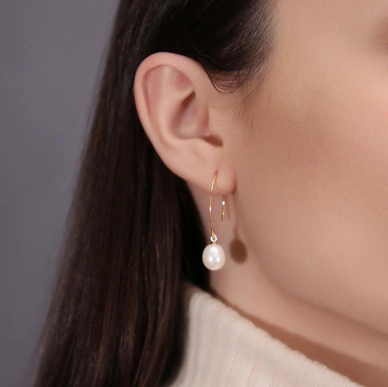 Elegant 14K Gold Handmade Freshwater Pearl Easy Italian Hook Earrings.