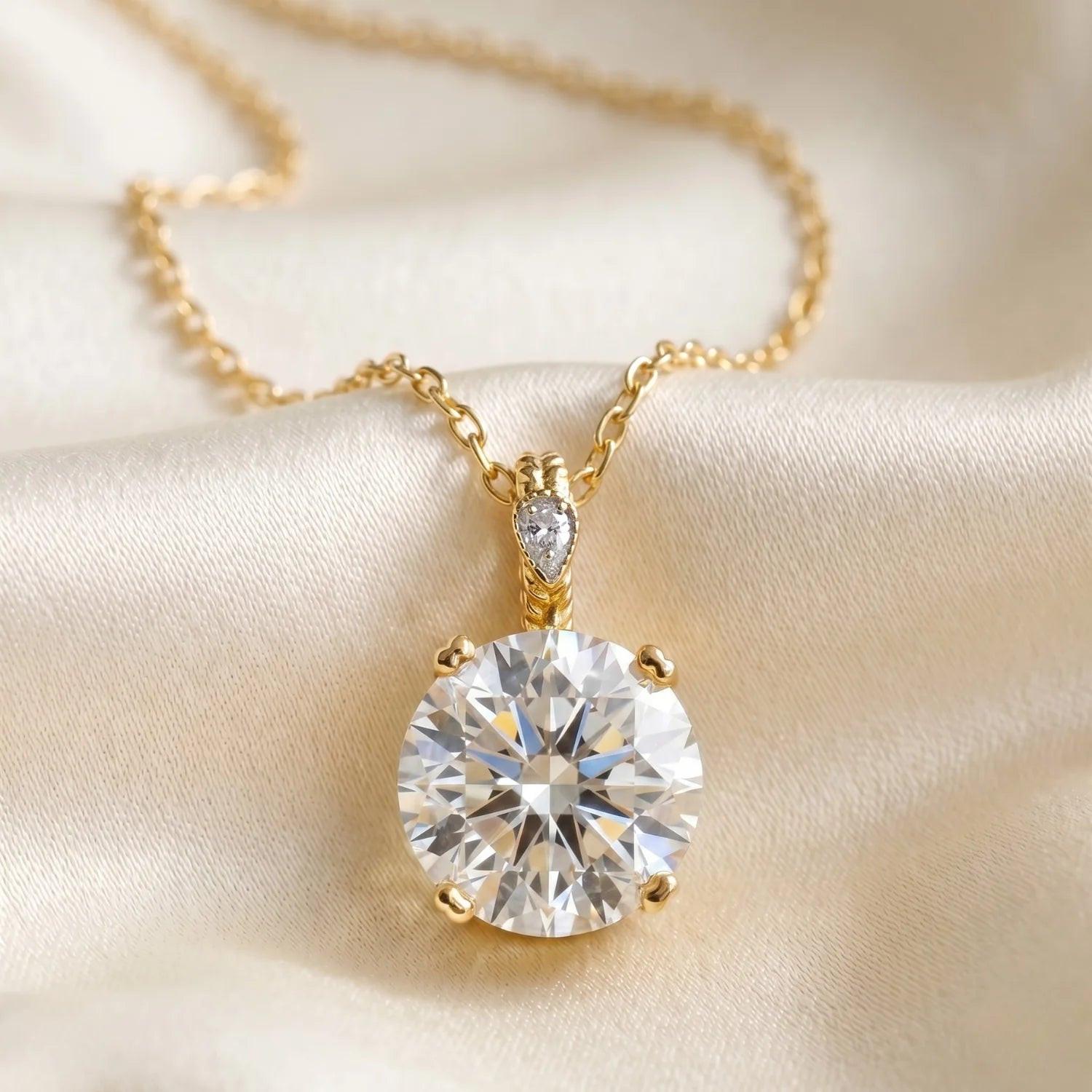 Exquisite 14K Yellow Gold Quartz Gemstone and Diamond Pendant Necklace.