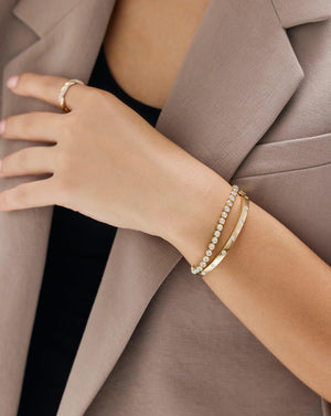 Exquisite Inlay Diamond Bangle – Dazzle with Elegance!.
