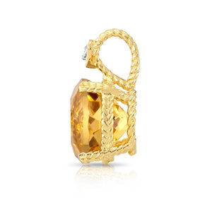 Stunning 14K Yellow Gold Citrine and Diamond Pendant Necklace.