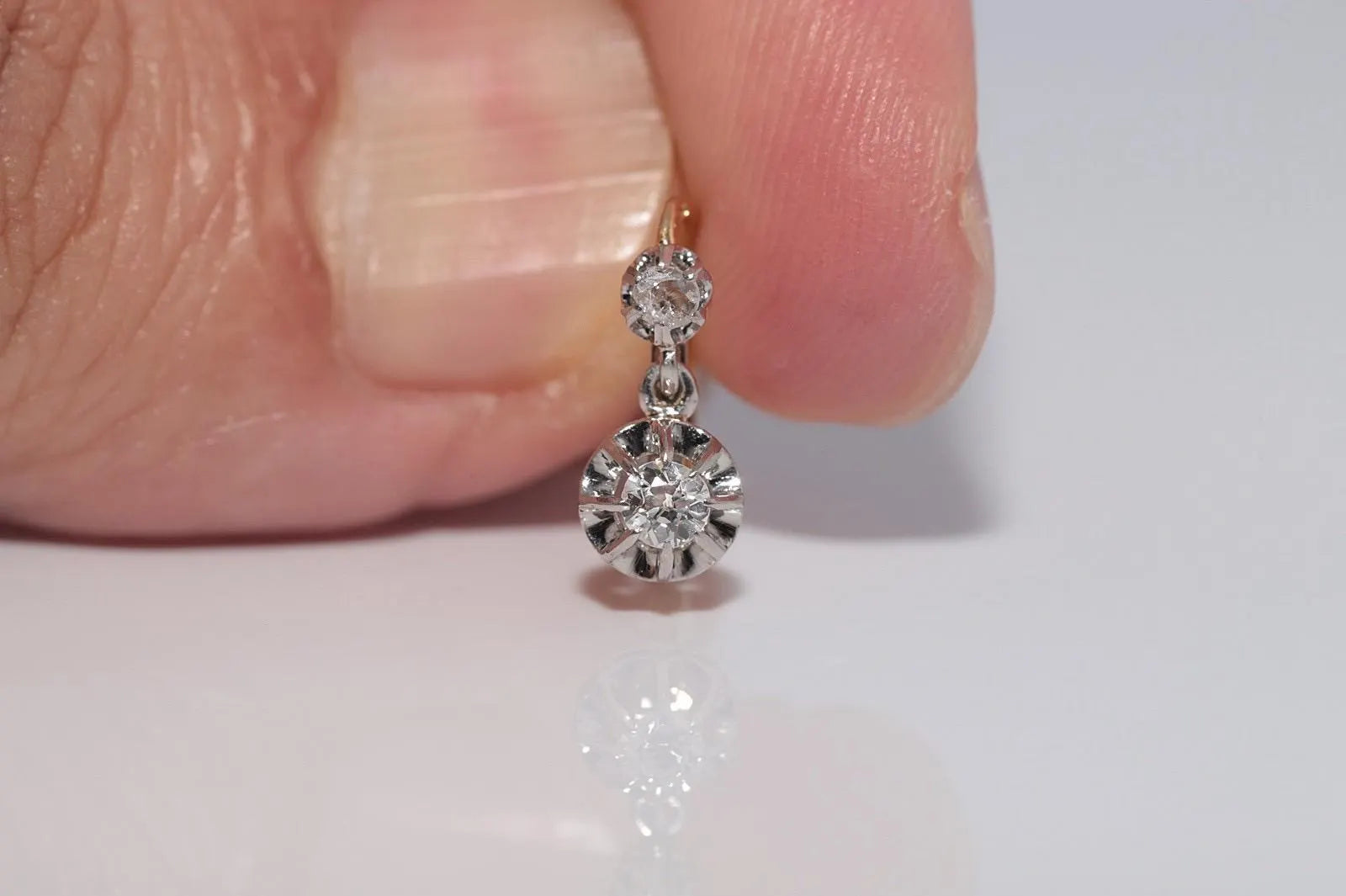 Antique Circa 1920S 18K Gold Art Deco Natural Diamond Decorated Earring
