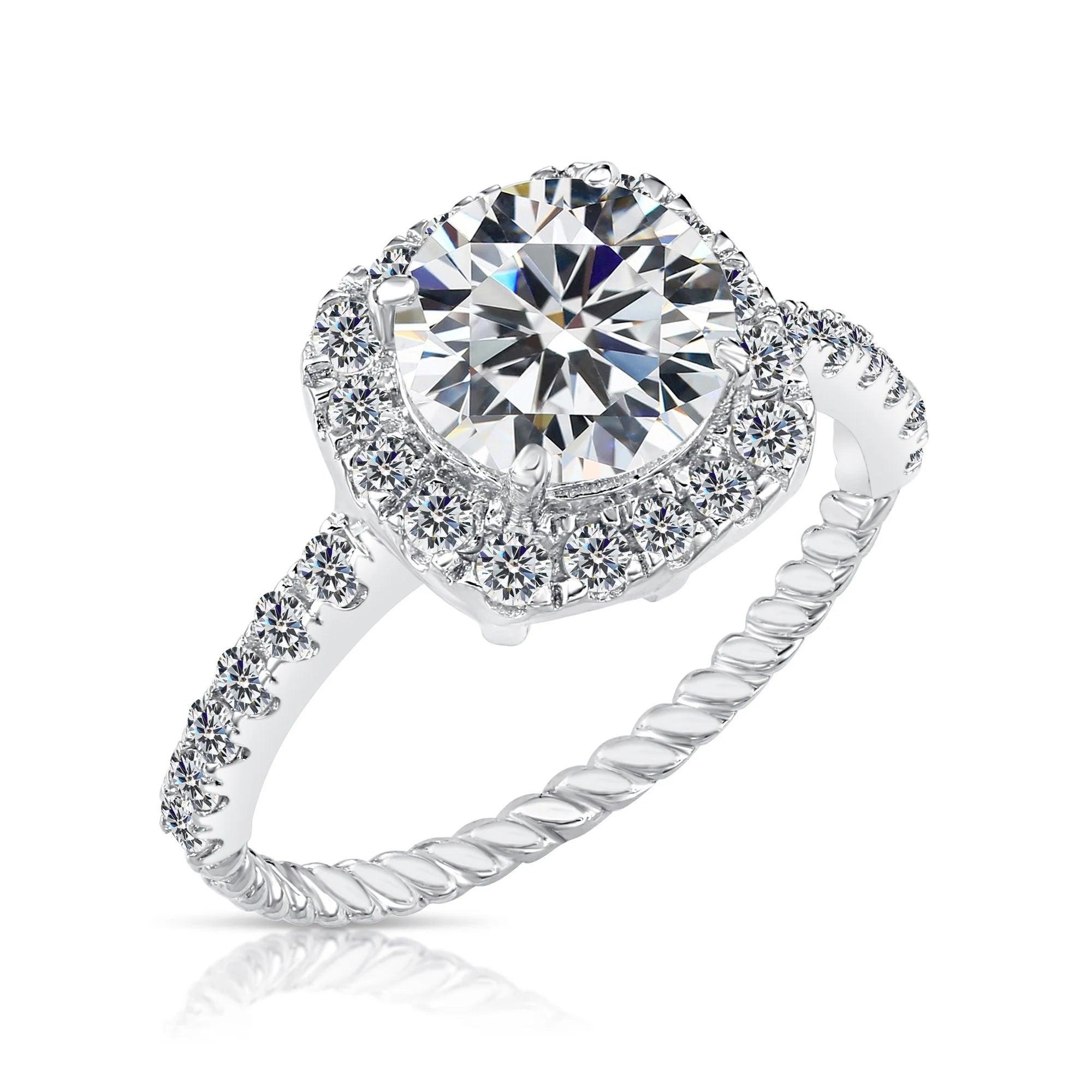 Stunning CZ Solitaire Halo Engagement Ring in Sterling Silver – Perfect for Proposals, Anniversaries, and Unforgettable Bridal Moments.