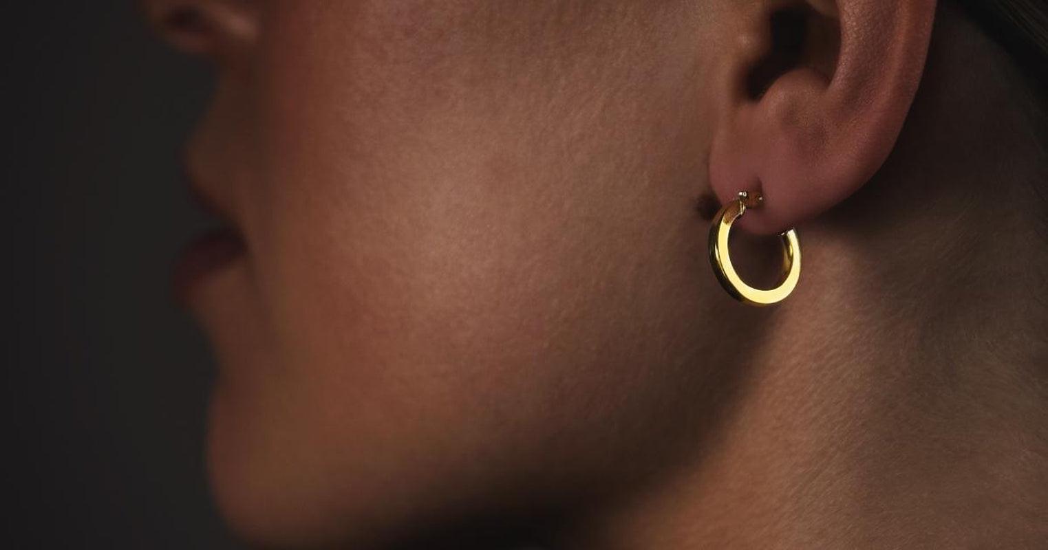 Elegant 14K Solid Gold Minimalist Lightweight Hoop Earrings – Perfect Gift for Her.