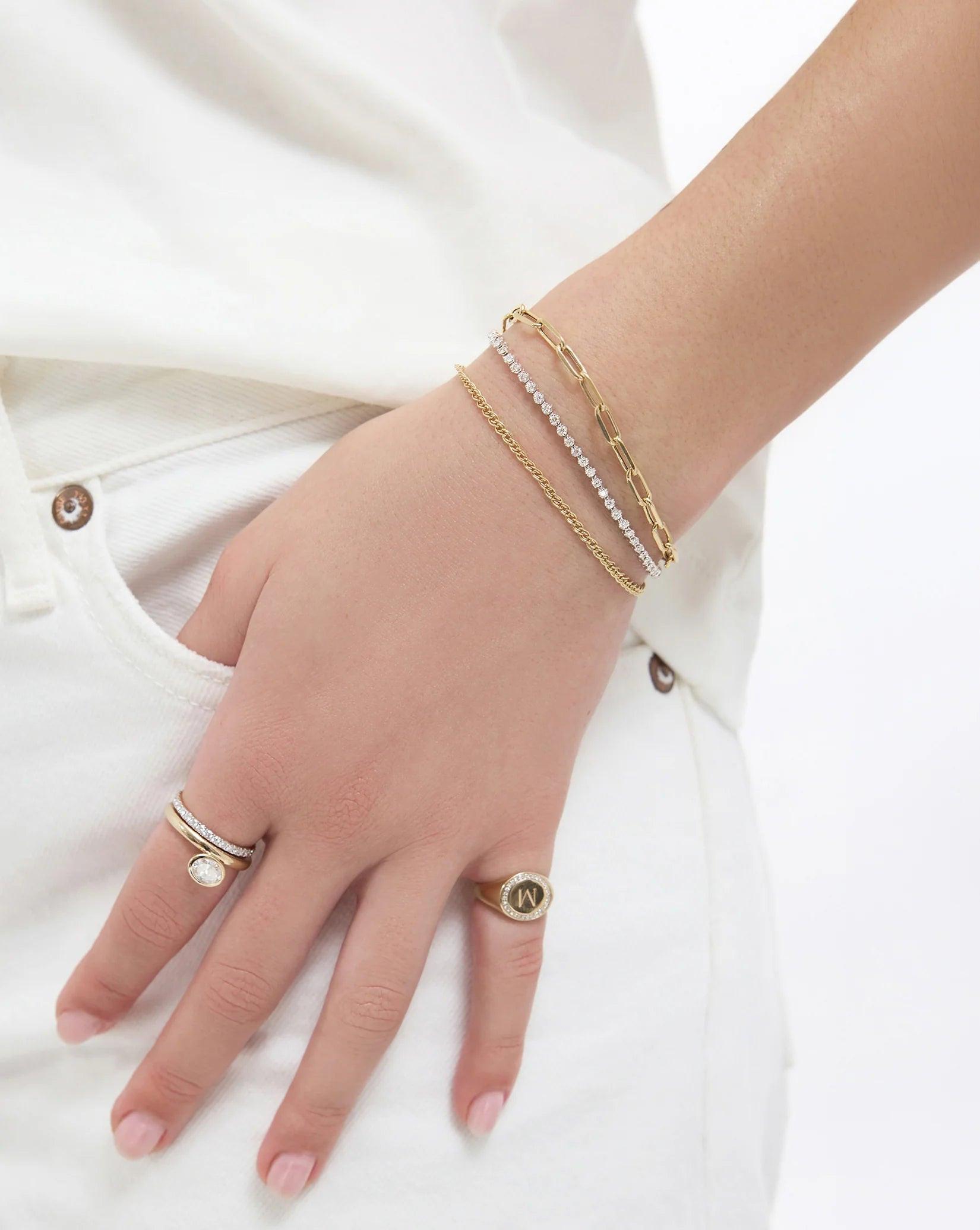 Stylish Paperclip Chain Bracelet - Modern Elegance for Every Occasion.
