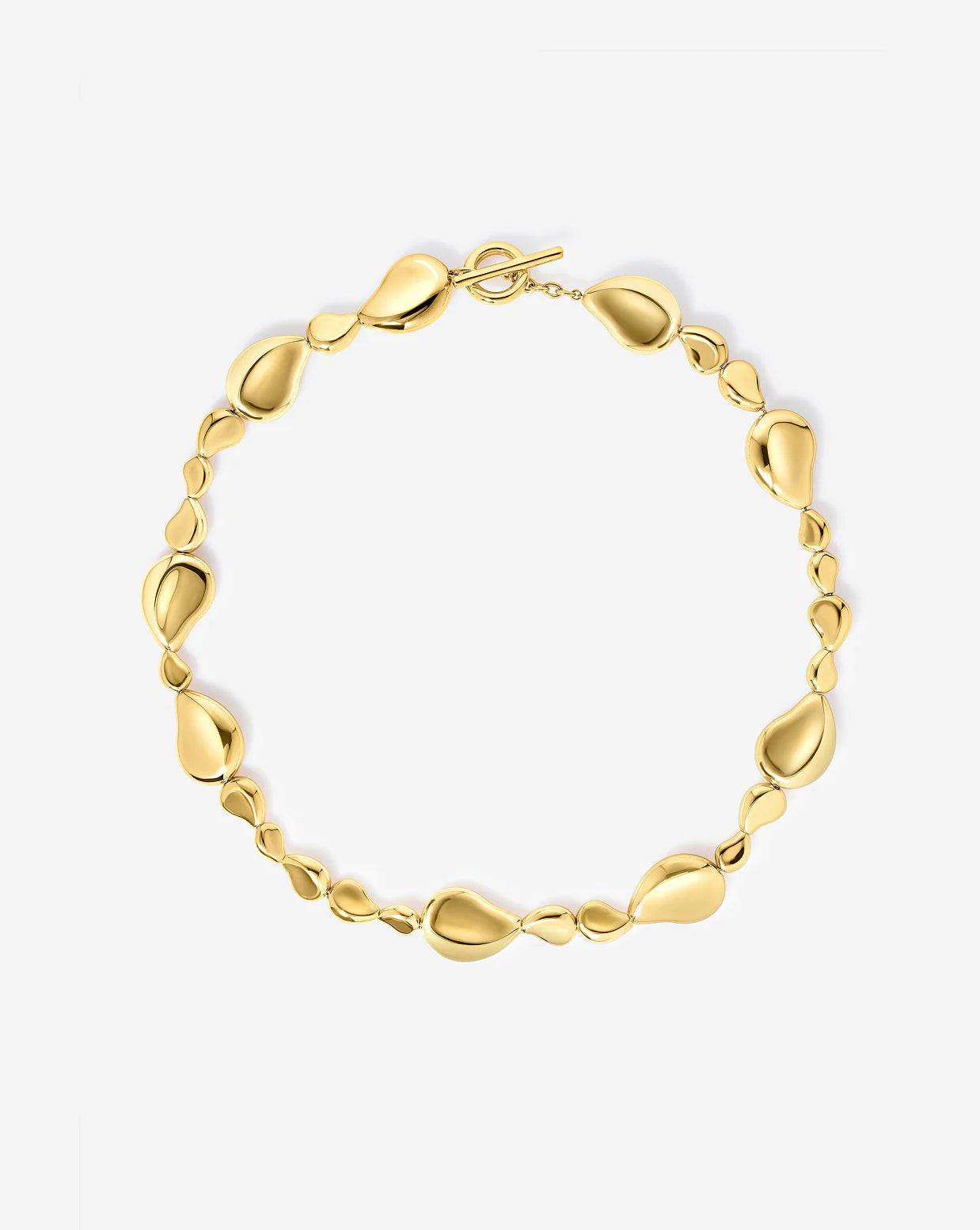 Elegant Forma Toggle Clasp Necklace for Timeless Style.