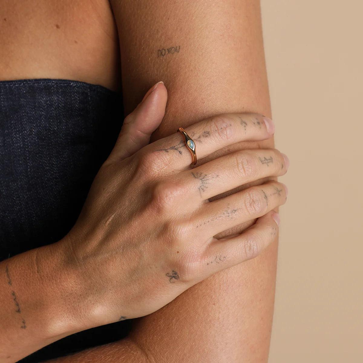 Stunning Gold Opal Cocktail Ring - Elevate Your Elegance.