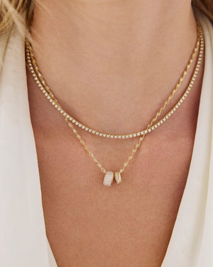 Elegant Twisted Dorica Chain Necklace - A Timeless Statement Piece.