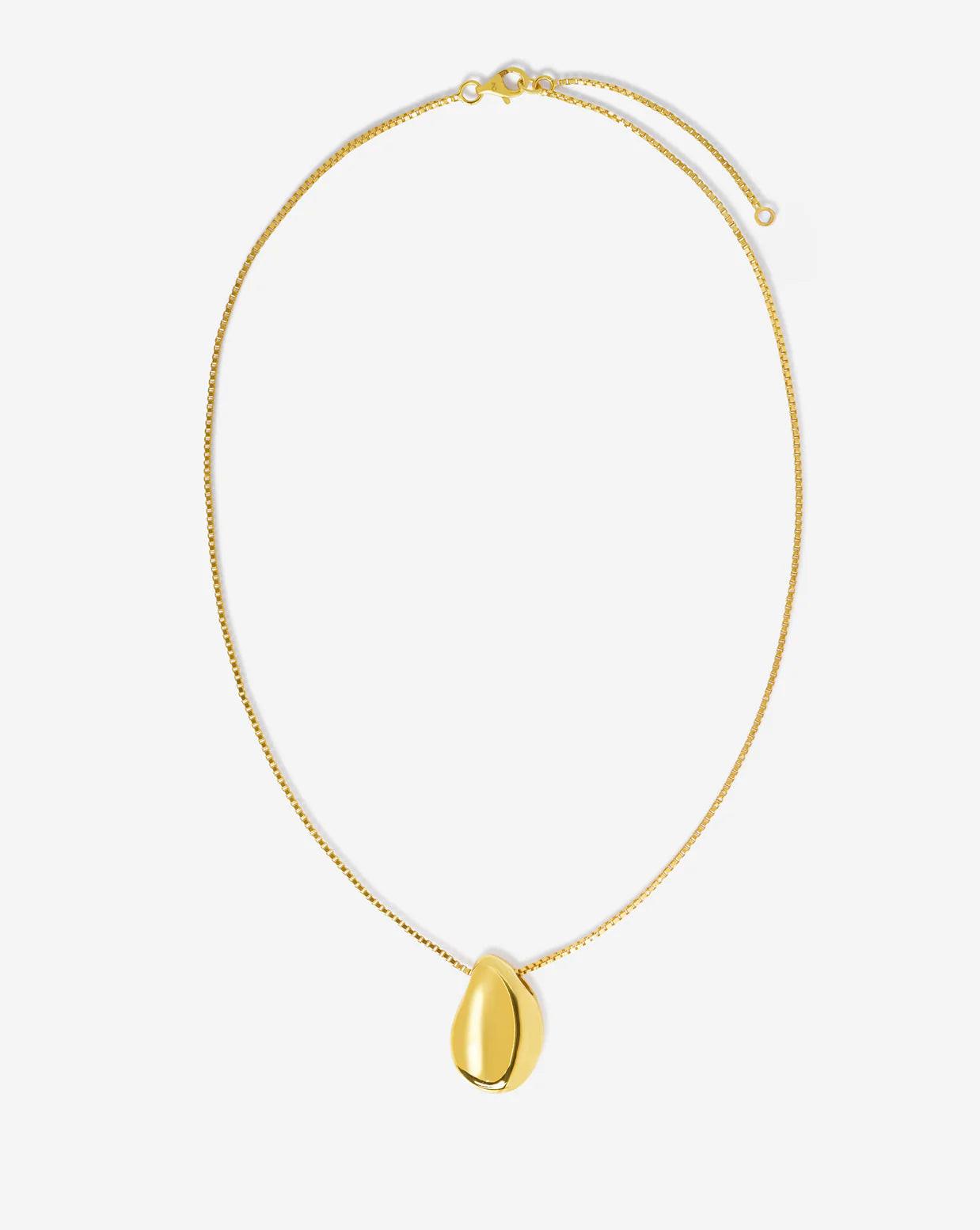 Elegant Forma Pendant Necklace - A Timeless Statement Piece.